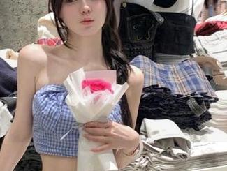 用安卓打开51fun，感觉最近的瓜越来越“强化”，哈哈，不知道怎么回事…