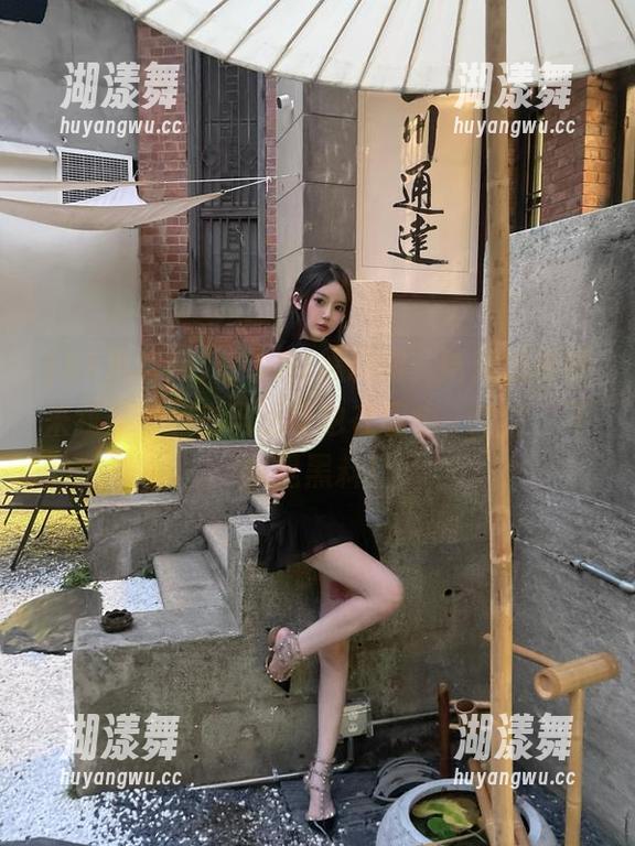 登录51黑料网，结果发现原来我梦中的白马王子也在里边，哈哈，不愧是黑料！