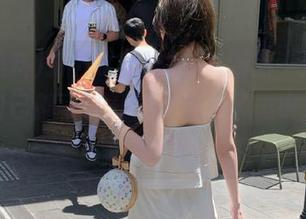 打开91黑料，最新的一波瓜，感觉自己都可以开个读书会了…诶，读的是瓜呢！