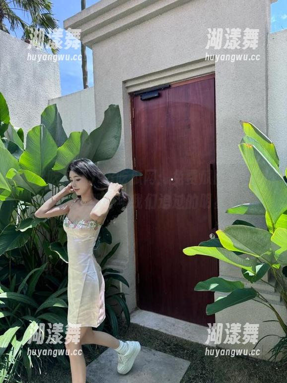 98吃瓜网：免费瓜田里，随便聊聊那些年我们追过的明星！