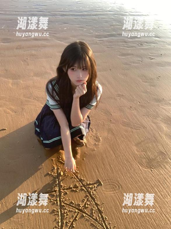 用www51App，感觉自己就像个不小心闯入的旁观者…哦，原来是我自己吃瓜太猛！