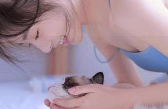 分享和我一起见证这奇葩的瓜，zztt01又给我们送上了什么？