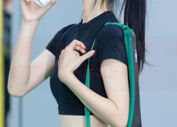“收集每个‘哦买嘎’瞬间，快来吃瓜导航一起疯狂收藏！”，