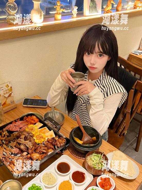 黑料满天飞，在线看看海角吃瓜的“乌龙事件”！