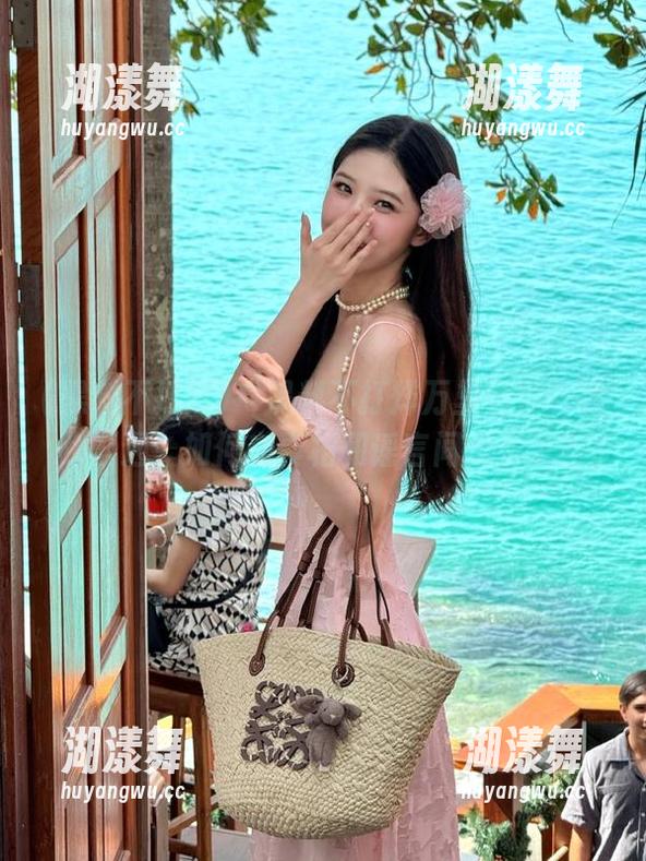 “黑料不打烊万里长征”线路开通，如何在真相和谣言间找乐子？