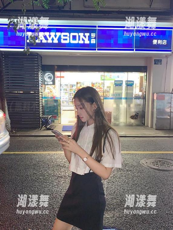 黑料不打烊 黑料不打烊上线,免费揭秘白月光背后的尴尬瞬间!