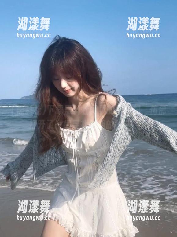 下载黑料社网页的那一刻，仿佛打开了一扇寻找真相的秘密门！