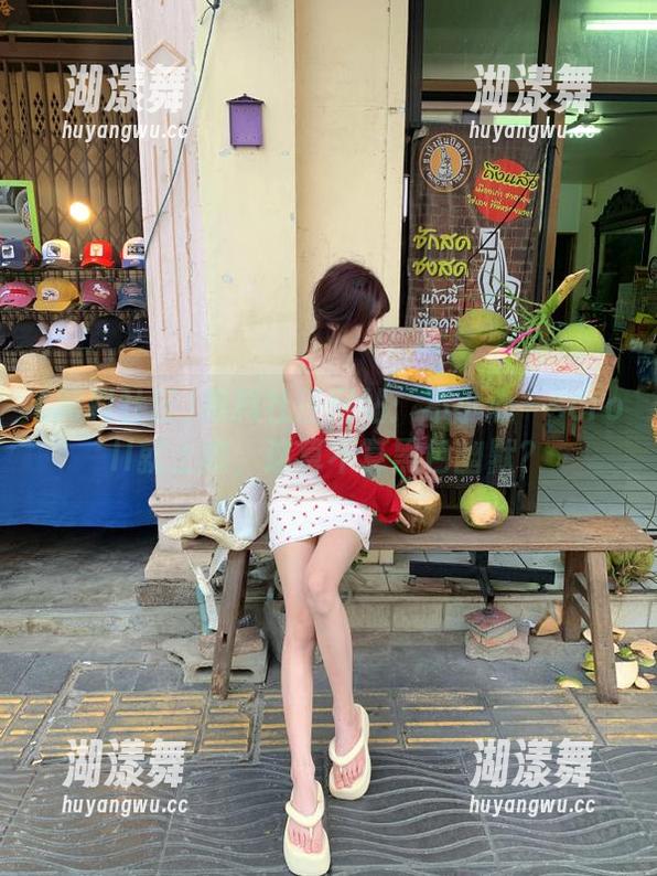 黑料社区 黑料社区网站:不小心一scroll就上瘾,这算不算黑色幽默?