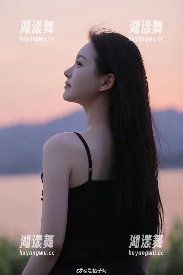登录黑料网曝门，点开域名查询，才发现你的瓜比我想象中还要神秘！